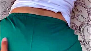 Colegiala Pierde Un Reto Y Se Desnuda En El Patio Del Colegio Es Follada Por Su Compa�ero De Curso Y Graban Un Porno Casero Entre Estudiantes Completo En Red