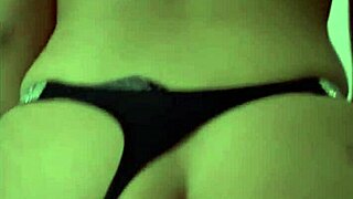 Delicious girlfriend's big buttocks bouncing intensely