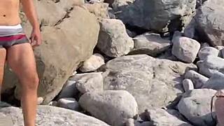 Eu E Minha Amiga Queriamos Pau E Leite E Fomos Buscar Enquanto Nossos Maridos Bebiam