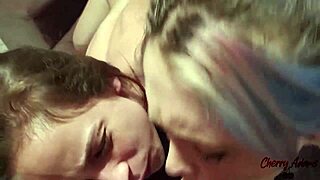 deixei meu noivo foder a bucetinha da venusssmodel todos n�s gozamos e foi puro tes�o - menage amador - cherry adams venusssmodel & rick adams