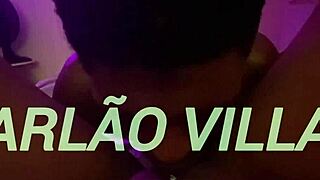 Novinha gozando levando linguada na buceta