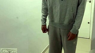 Pedi Um Lanche E O Entregador Do Ifood Fez Um Lanchinho Tambem Comeu Minha Buceta E Gozou Na Minha Boca