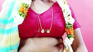 Indian housewife cheats 'enjoying best blowjob' with dirty talks