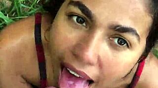 Amateur Babe Enjoys Outdoor Sex