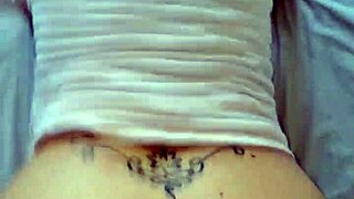 entro in casa della mia amante e la scopo mentre parla al telefono con una sua amica