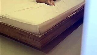 Mi Madrastra Me Calienta Sacudiendo El Culo Y No Me Aguante Las Ganas De Joderle El Coño Hasta Correrme