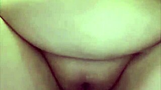 teasing you with my curvy body & hot piss