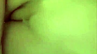 teasing you with my curvy body & hot piss