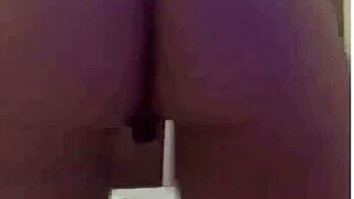 i show my friend my big ass in a solo display