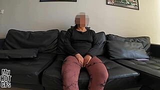 vengo a disfrutar y tambi�n por el dinero jovencita solo piensa en follar