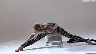 Russian Hot Hairy Gymnast Rita Mochalkina Spreads Pussy