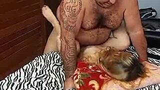 novinha ta sempre molhadinha ela e louca por sexo