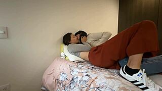 la novia lesbiana rubia de mi mejor amigo sabe como consolarme