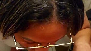 pretty mature woman finds me masturbating and sucks me off