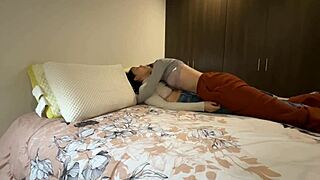 la novia lesbiana rubia de mi mejor amigo sabe como consolarme