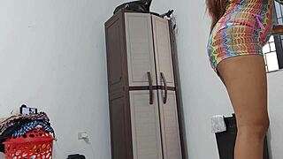 Latina Shakes Her Big Ass Curvily