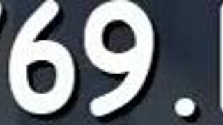 Solo chick fingers her nice hole 😊