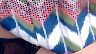 Na varanda chupando e dando a buceta!