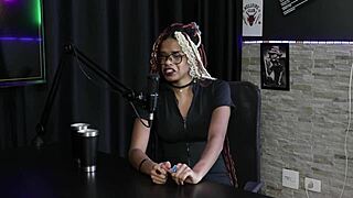 falou sobre mulheres peludas recebeu mensagens tem os ataques na internet - naomi campos sheer red