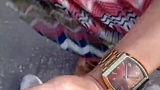 Na varanda chupando e dando a buceta!