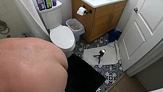 candy cruise, that skinny asian babe, was choking on a big cock in the pool bathtub