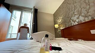 Camgirl squirts intensely on webcam