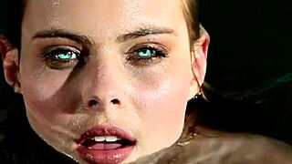 Busty Polish Beauty Amanda Streich Introduces Her Amazing Body!