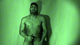 Divertida Maturbacion En Escala De Grises - Numero Uno Caliente