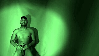 Divertida Maturbacion En Escala De Grises - Numero Uno Caliente