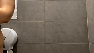 i'm squirting crazy in public with that huge cock