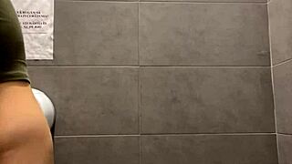 i'm squirting crazy in public with that huge cock