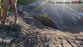 Sonho de corno - dessa vez eu como um corninho puto passei dos limites ela deu pra mais de 20 caras na praia porem s� consegui gravar alguns fodendo com ela