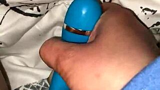 milf: fuck my tight pussy with vibrator