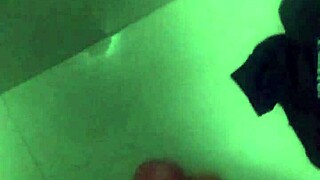 Me La Jalo En El Baño