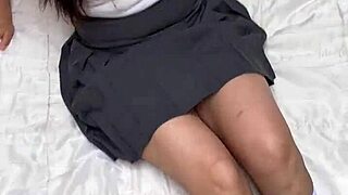 Mexican schoolgirl loses bet and sucks friend