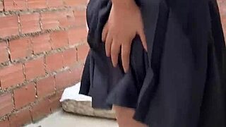 Mexican schoolgirl loses bet and sucks friend