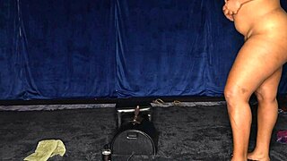 Perempuan Hitam Tebal Naik Sybian Kali Pertama Orgasme Melanda?