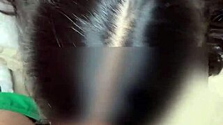 Mexican schoolgirl loses bet and sucks friend