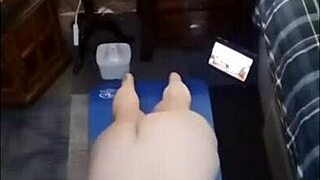 Sexy Mature Vee Does Naked Yoga With Intensity