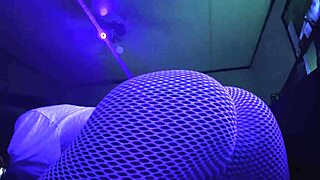 Nikki lixxx twerks & squirts in yoga pants