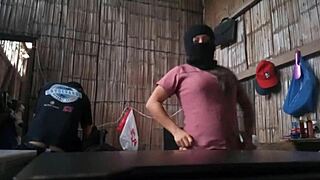 Enfermera Coquetea Con Cliente Para Sexo Casero