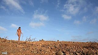 y melena maria rya posing naked in the desert outdoors