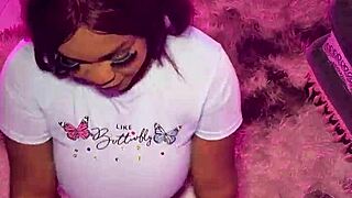 Big Ass Woman Receives Big Gift In Wet Area