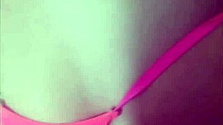 fiquei mostrando a bucetinha pra um cara no marcado e depois ele foi na minha casa arregaça minha bucetinha