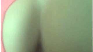 fiquei mostrando a bucetinha pra um cara no marcado e depois ele foi na minha casa arregaça minha bucetinha