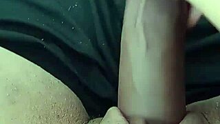 Tocando gostoso minha buceta apertadinha e babadinha gozei gostoso no meu brinquedinho novo