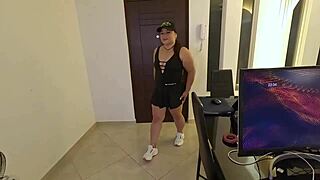 me follo a mi compa�era de piso que es una milf gordita bien deliciosa como se corre linda clauss