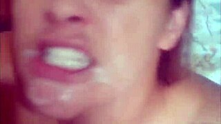 fiquei mostrando a bucetinha pra um cara no marcado e depois ele foi na minha casa arregaça minha bucetinha