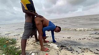 Security Man Handles Squirting Pussy Better Than Husband