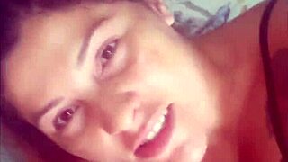 fiquei mostrando a bucetinha pra um cara no marcado e depois ele foi na minha casa arregaça minha bucetinha